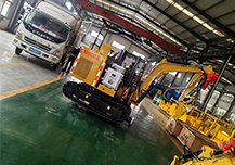 山東礦安重工生產(chǎn)的MWD2.0型礦用小型挖掘機(jī)裝車發(fā)貨